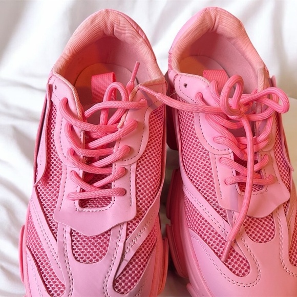 Steve Madden Sneaker - Picture 2 of 5